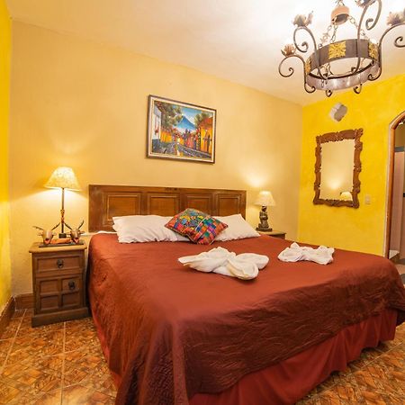 Hotel Gran Plaza Euromaya Antigua Ngoại thất bức ảnh